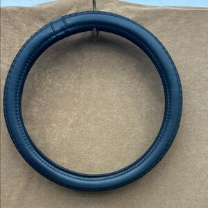 Steering wheel cover